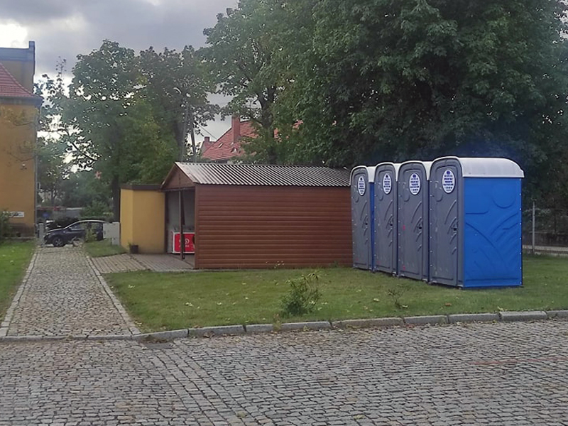 toalety przenośne tomtoi
